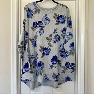 Denim & Company woman’s crew neck sweatshirt